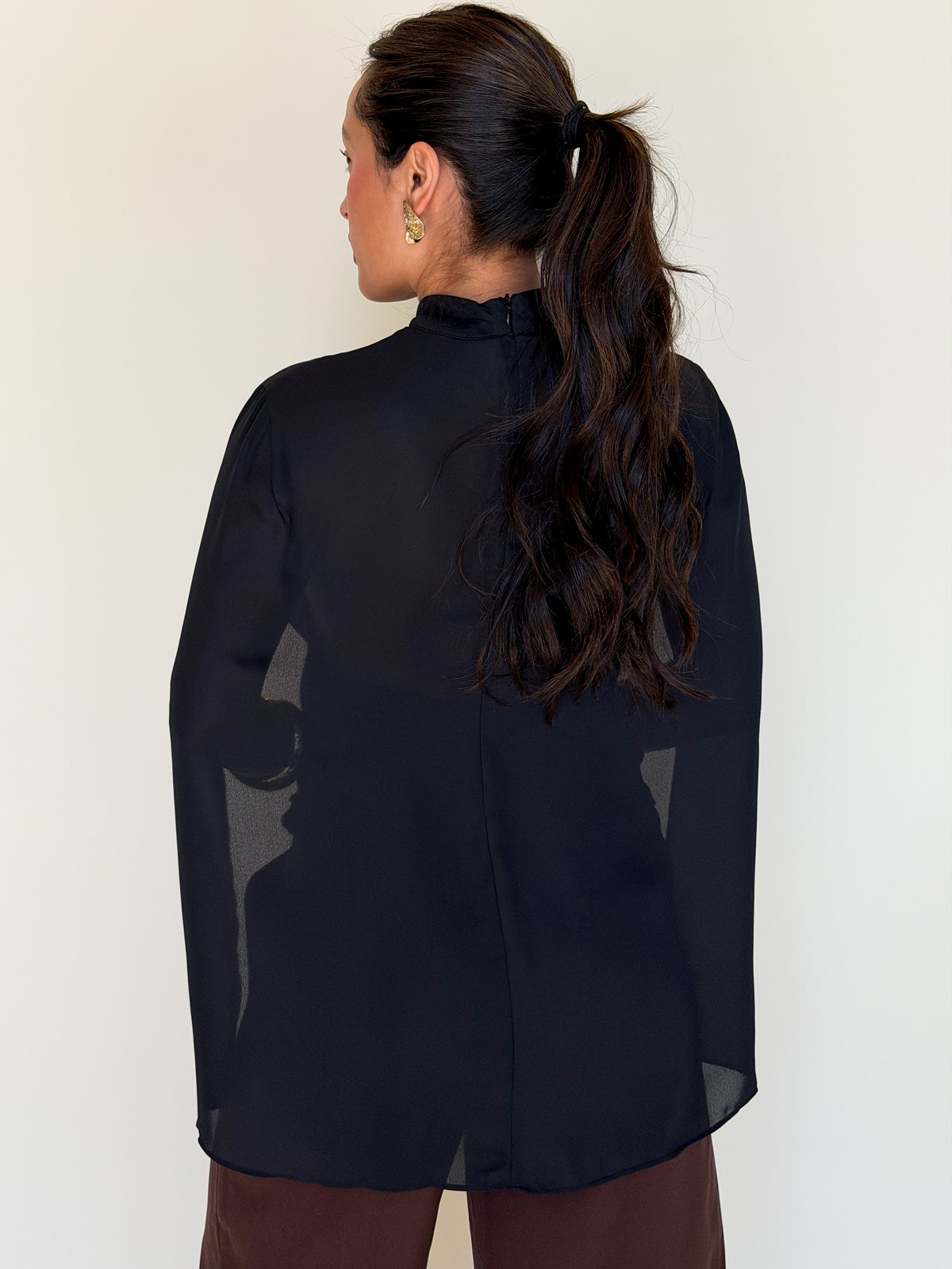 Robin Cape-Black
